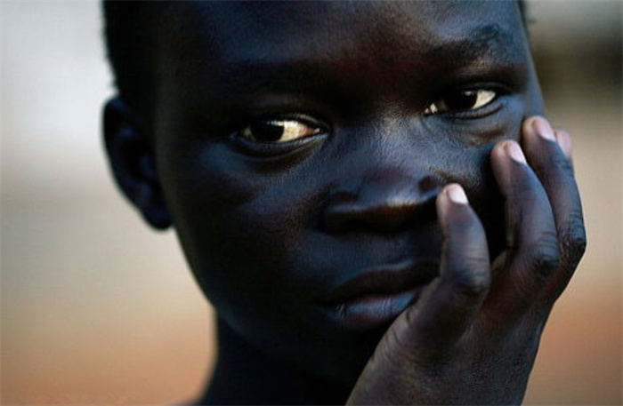 美国和非洲的黑人比起来 为何肤色浅很多（黑人肤色） 第3张